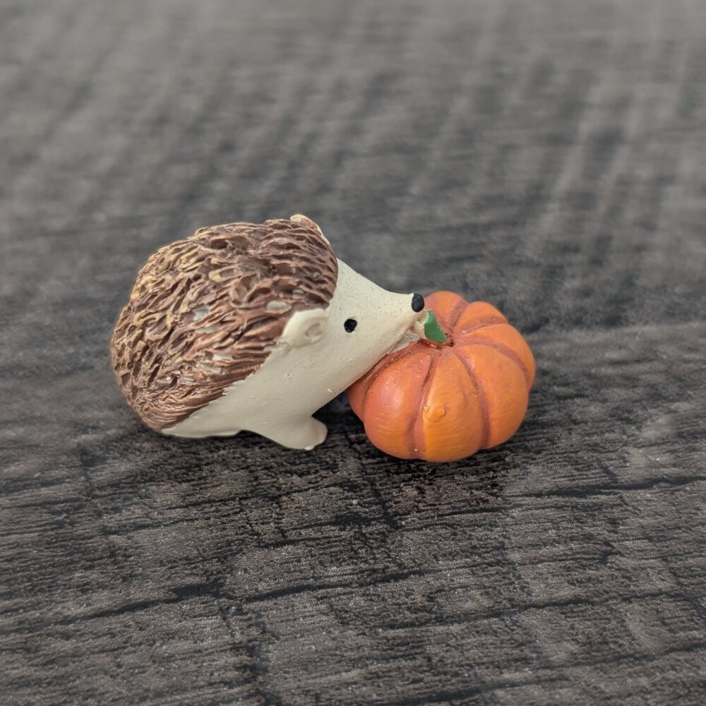 Hedgehog with Pumpkin MINI Decorative Figurine - Picture 2 of 5